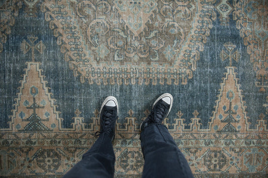7.5x11 Vintage Distressed Veece Carpet