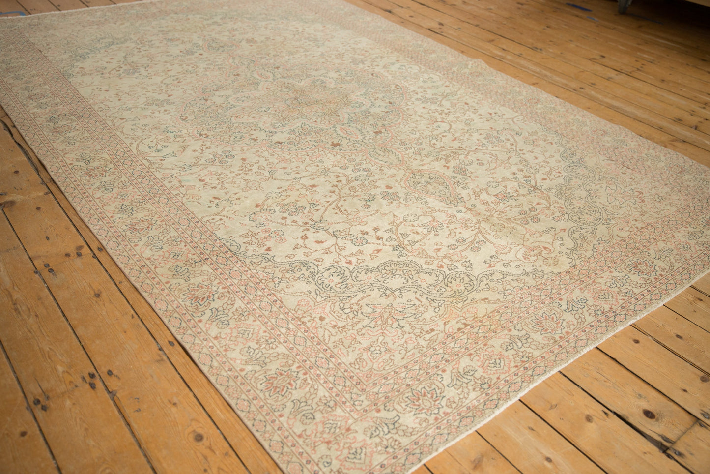 6.5x9.5 Vintage Distressed Sparta Carpet