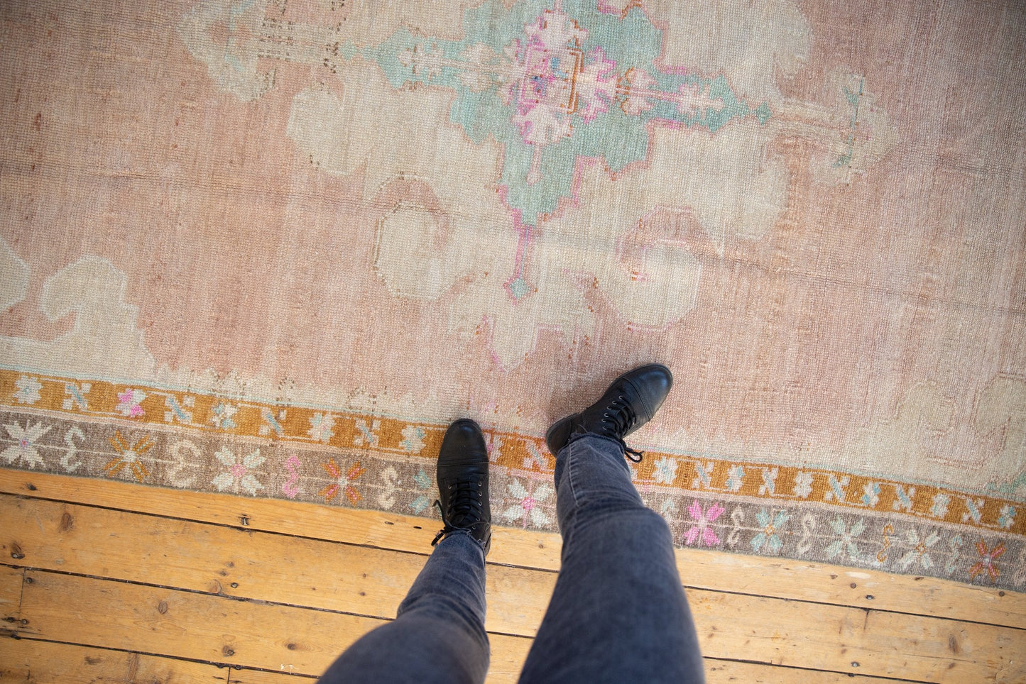 5.5x10.5 Vintage Distressed Kars Carpet