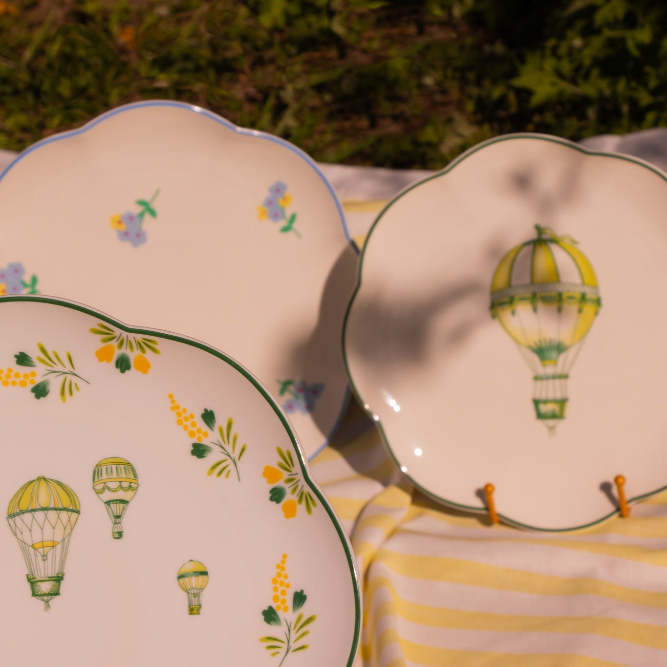 Valensole Lavender Scalloped Starter Plate - Case of 12 Plates (+3 Bonus Plates)