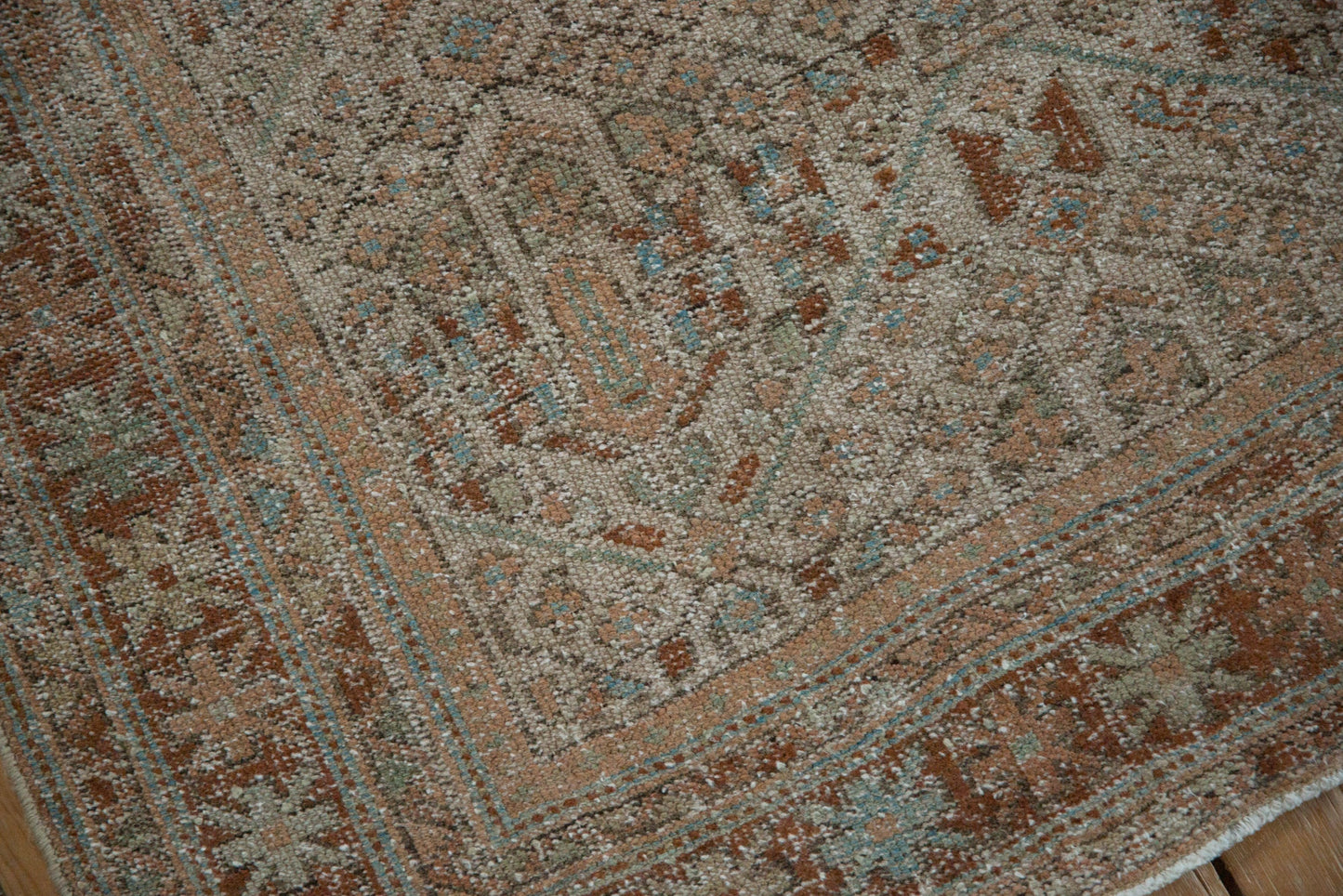 4x5.5 Vintage Distressed Mahal Rug