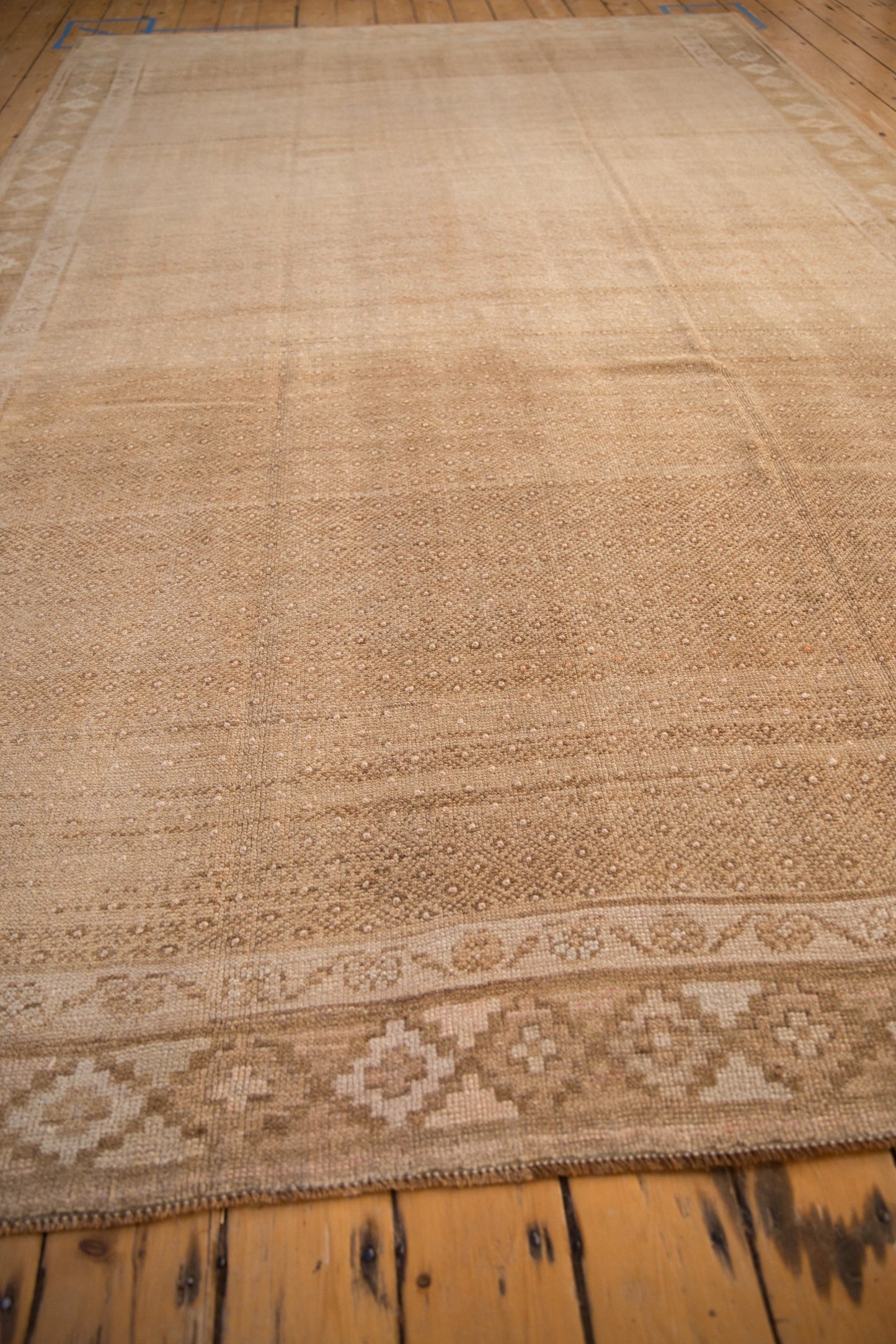 7.5x12 Vintage Distressed Kars Carpet