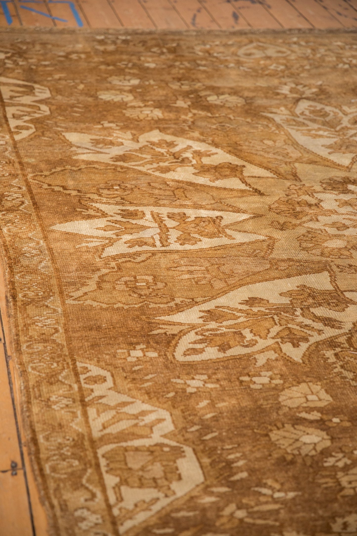 8.5x11 Vintage Distressed Kars Carpet