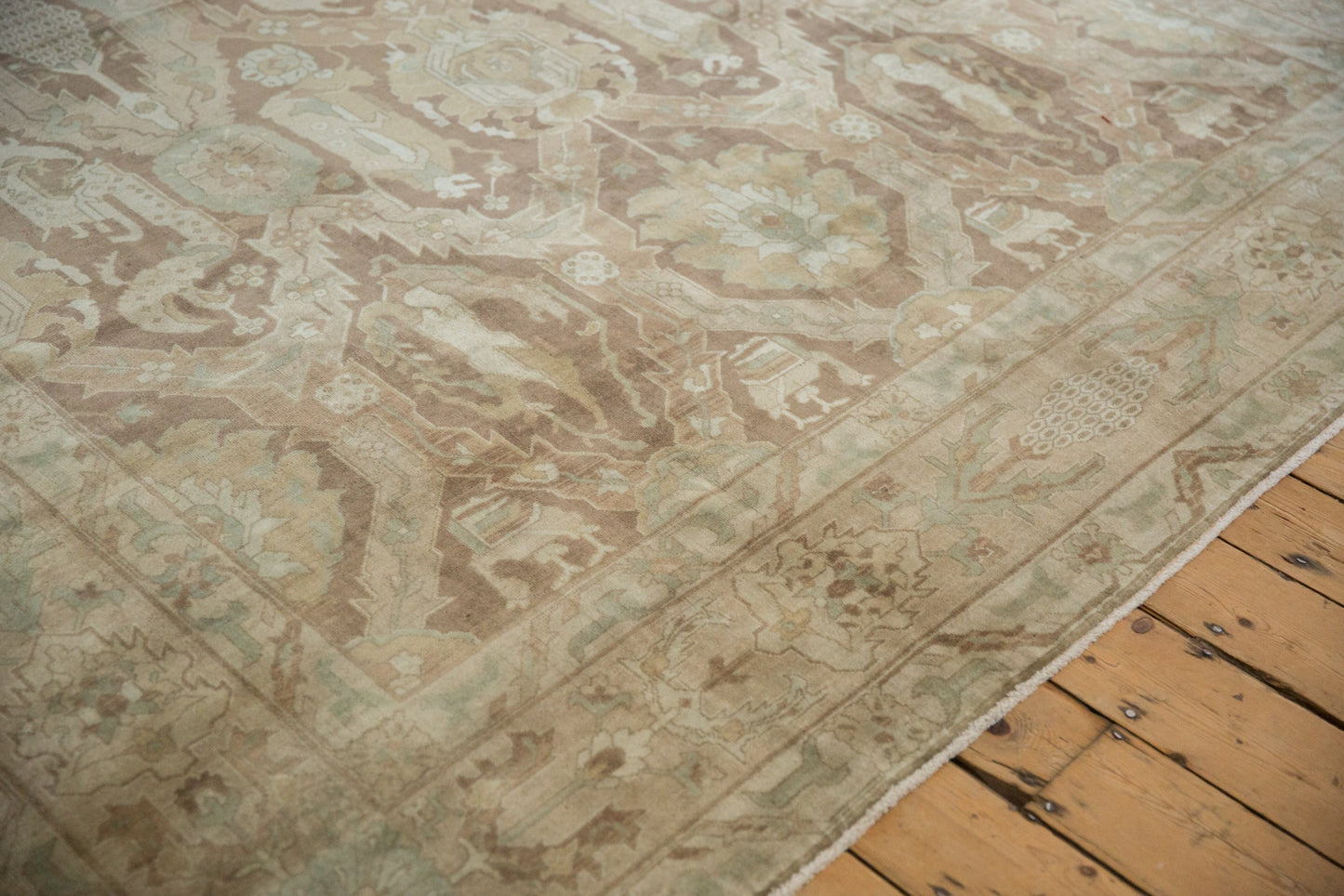8x10.5 Vintage Distressed Sivas Carpet