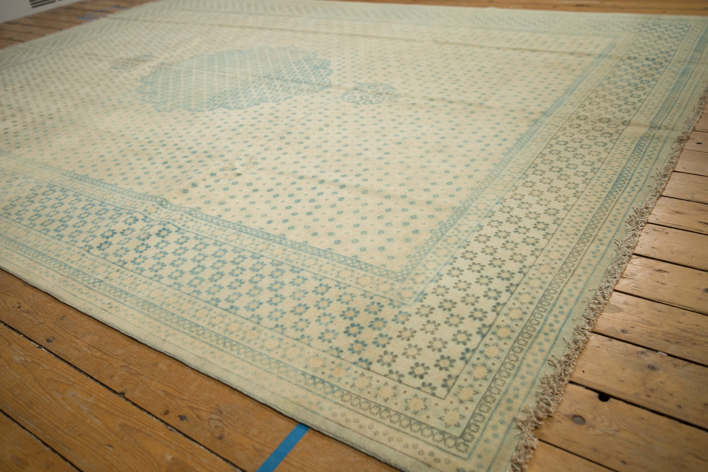 9x11.5 Vintage Distressed Bulgarian Tabriz Design Carpet